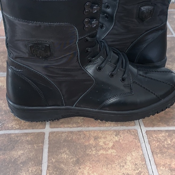 Got 2  selling one never worn with original box - Picture 3 of 3